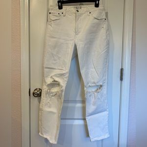 abercrombie white distressed high rise curve love mom jeans - size 28 tall